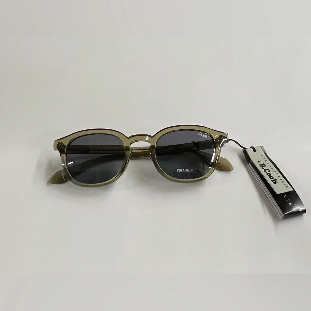 - Quay Australia WALK ON in Olive/Smoke New In Case